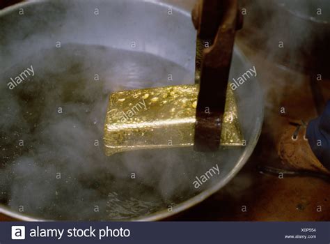 Smelting Gold Stock Photos & Smelting Gold Stock Images - Alamy