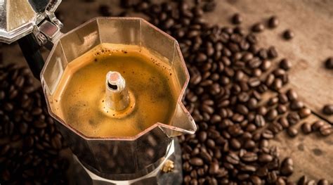 How to Brew Moka Pot Coffee: A Guide to Making Your Best Cup ...