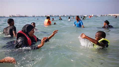 Friday at the beach in Mogadishu: Optimism shines through despite ...