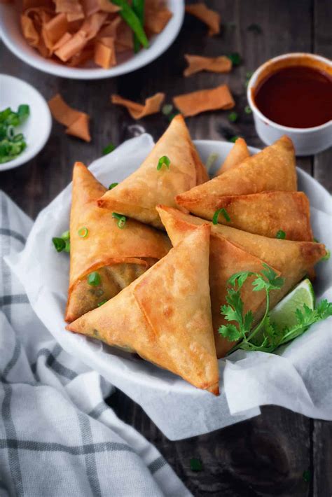 Best Keema Samosa Recipe (Patti Samosa) - Cubes N Juliennes