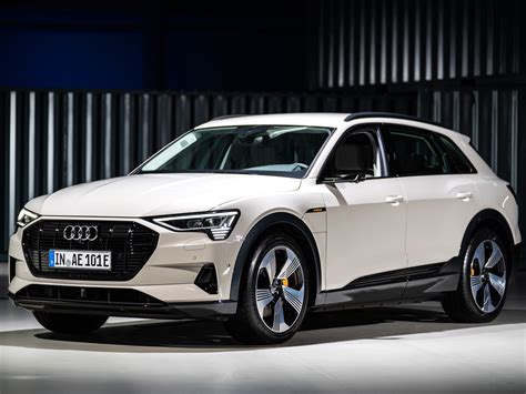 How Audi's Electric E-tron SUV Stacks Up to Its Competitors | WIRED