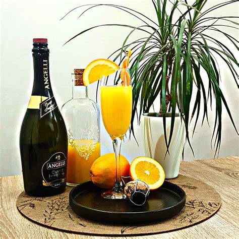 Best Champagne Cocktails To Start The Celebrations - Foodiosity