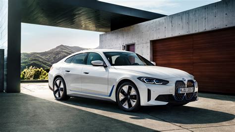 BMW i4 eDrive35 (2022-2024) prijs en specificaties - EV Database