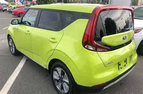 2020 Kia Soul EV In Space Green Exterior Color (LIVE PHOTOS)