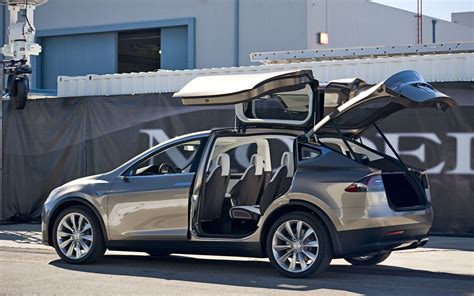 Tesla Is Coming Up With A New 'Model X SUV' Aimed At Women Drivers