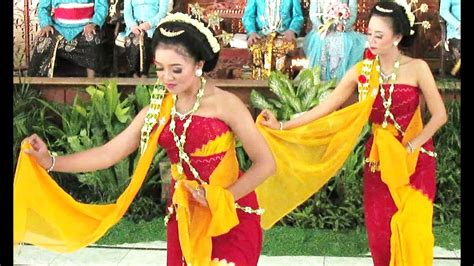 Tari Gambyong Pareanom - Sarana Pendidikan Menuju Indonesia Gemilang