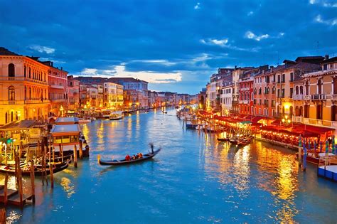 Nightlife in Italy - Italy travel guide – Go Guides