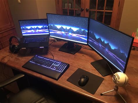 Computer Love, Computer Desk Setup, Gaming Room Setup, Pc Setup, Gaming ...