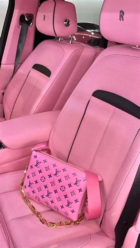 Pink aesthetic car | Bolsas lv, Bolso balenciaga, Cartera de moda