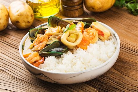 Seafood curry rice | Premium Photo