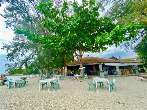 Chillin’ on Choeng Mon Beach – Moonstone Samui