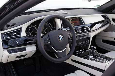 Bmw 720i - reviews, prices, ratings with various photos