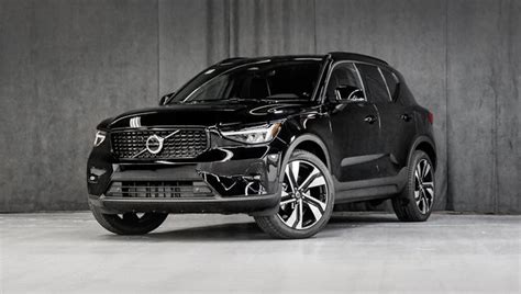 2023 Volvo XC40 Plus Dark - Black Solid Stone