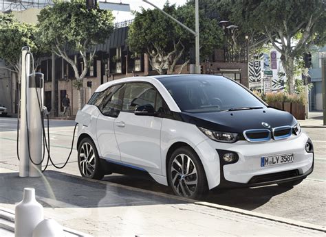 2017 BMW i3, electric-car sales, VW diesel woes, charging-station funds ...