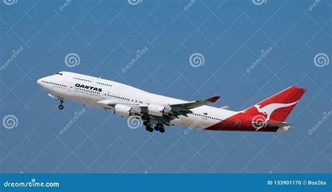 Qantas Boeing 747 Jumbo Jet Taking Off Editorial Image | CartoonDealer ...