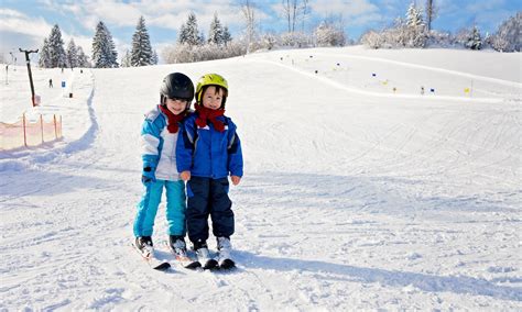 Kids' Ski Lessons: Finding Age-appropriate Lessons