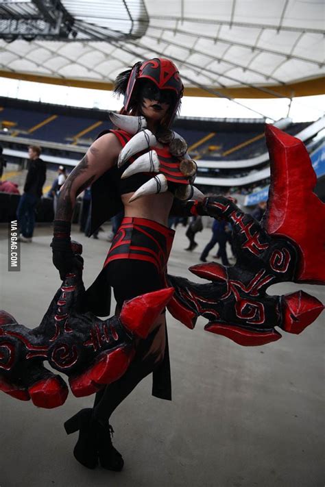 Bloodseeker cosplay - 9GAG