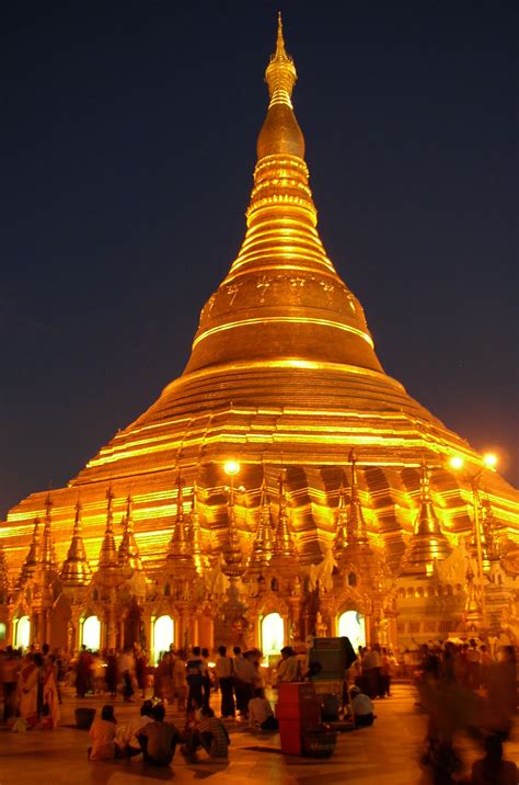 Exclusive journey to the Golden Pagoda (Shwedagon Pagoda) in Myanmar ...