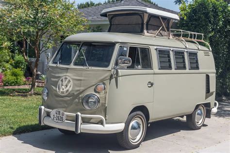 42-Year-Owned Volkswagen Type 2 Camper Is Still Going Strong, Carries ...