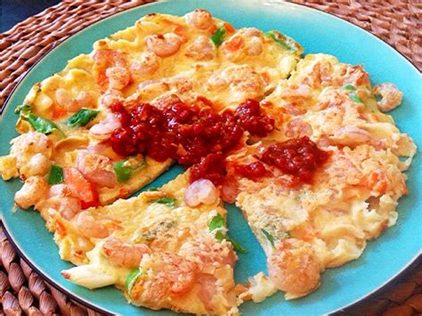 Shrimp pancake with chili sauce | Recipe | Kitchen Stories