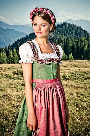 A Glimpse from the Past: Traditional Bavarian Clothing (Dirndl and ...