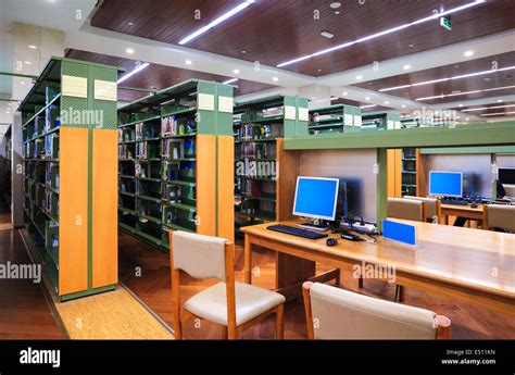 modern library interior Stock Photo - Alamy