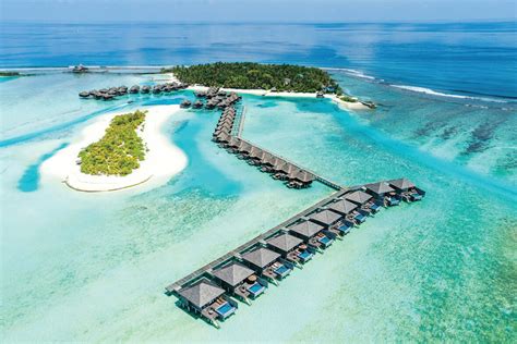 Island Paradise: Anantara Resort in the Maldives