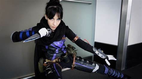 These 5 Wraith cosplays will blow Apex Legends fans away - Dexerto