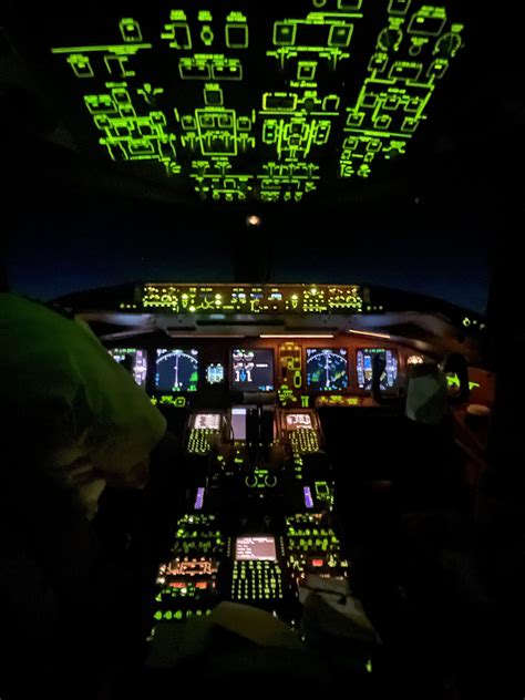 Boeing 777 Cockpit Door