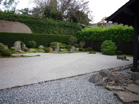 Zen Sand Garden Outdoor - Zen gardens, The zen and Kyoto on Pinterest ...