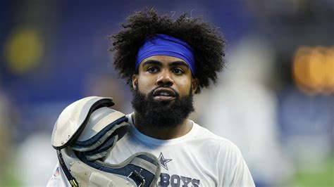 Cowboys RB Zeke Elliott reportedly considering training camp hold out ...