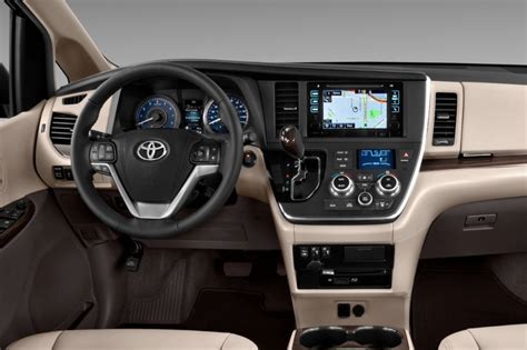 2016 Toyota Sienna Pictures - 60 Photos | Edmunds