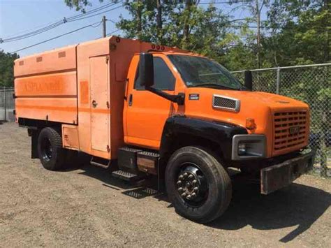 GMC 6500 (2005) : Bucket / Boom Trucks