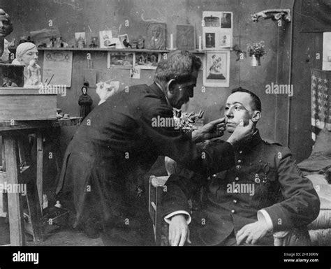 Disfigured soldiers ww1 hi-res stock photography and images - Alamy