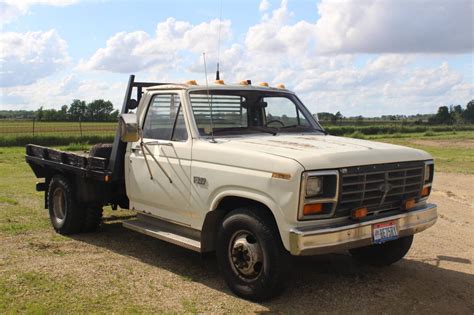 Lot - 1986 White Ford Flatbed Pickup Truck F-350 Dully - Diesel This ...