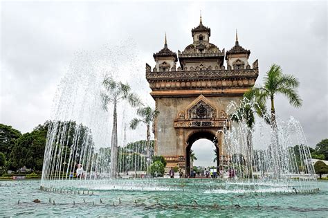 Patuxai Victory Gate - Vientiane Attractions – Go Guides