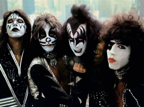 Pin by Lee Thomson on KISS 1976-1977 | Kiss music, Kiss band, Kiss ...