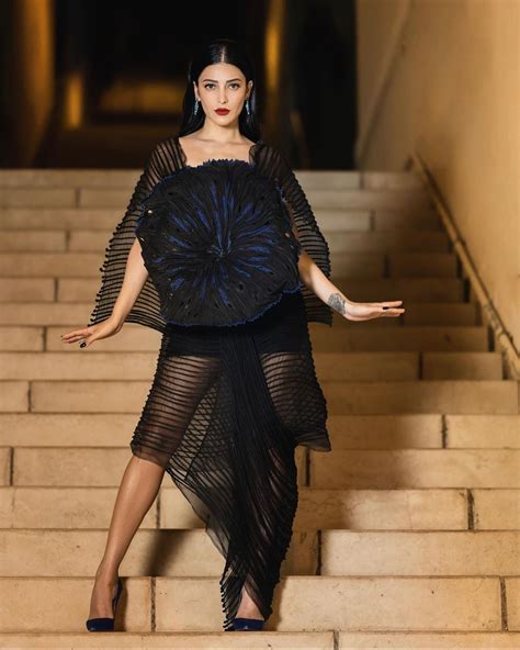 Shruti Hassan channeled gothic mermaidcore in a Vaishali S ensemble at ...