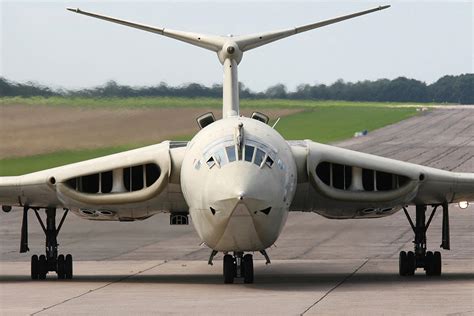 HANDLEY PAGE VICTOR BOMBER | Recovery Curios