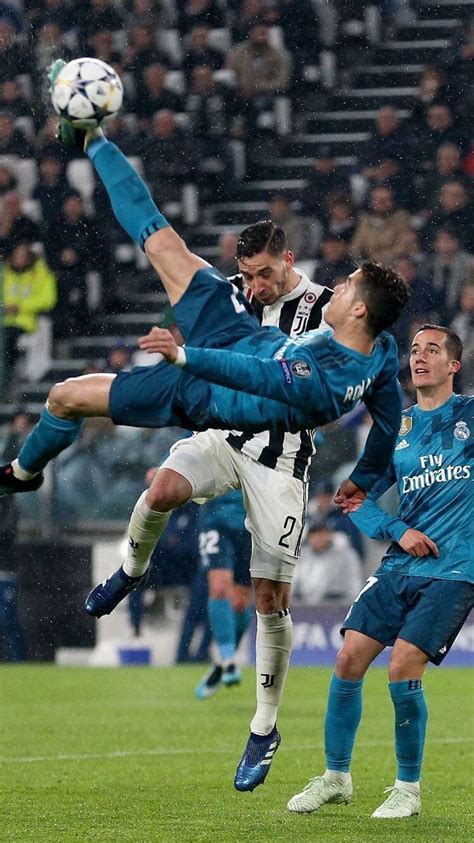 Ronaldo's Breathtaking Bicycle Kick Against Juventus