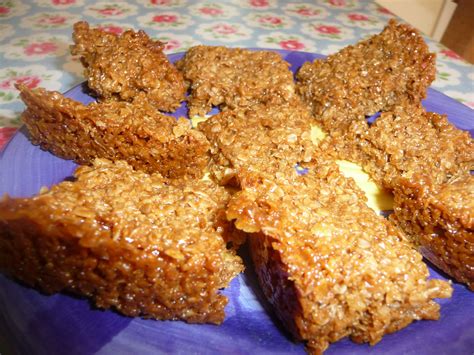 Yummy golden syrup flapjacks | Recipe | Golden syrup flapjacks, Syrup ...