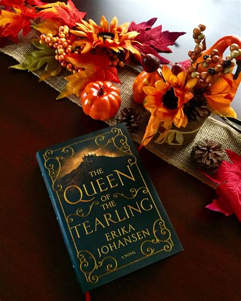 Book Review: The Queen of the Tearling – Hooked to Books