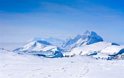 World's most massive canyon may be hidden beneath Antarctic ice