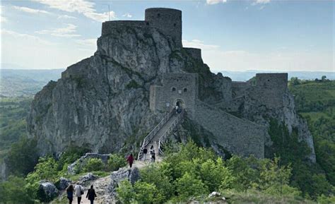 Srebrenik Fortress, Bosnia [building] : r/architecture