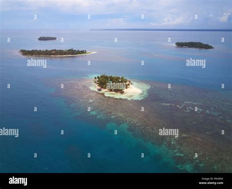 Group of islands hi-res stock photography and images - Alamy