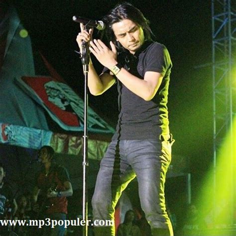 Download Kumpulan Lagu ST 12 Mp3 Lengkap Terpopuler | Mp3 Populer