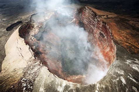 What is a Stratovolcano (Composite Cone)? - Earth How