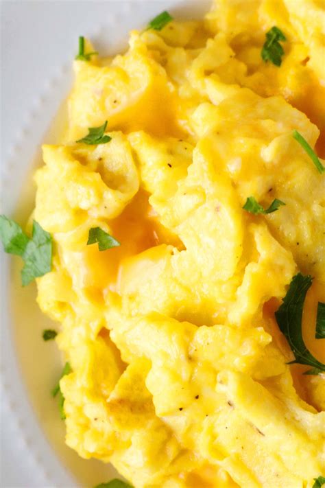 Cheesy Scrambled Eggs (The Fluffiest, Creamiest Eggs Ever!)