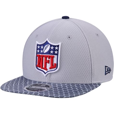 Men's NFL Shield New Era Silver 2017 Sideline Official 9FIFTY Snapback Hat