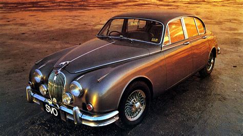 The Jaguar Mk2: The Classiest Way To Play Cops and Robbers